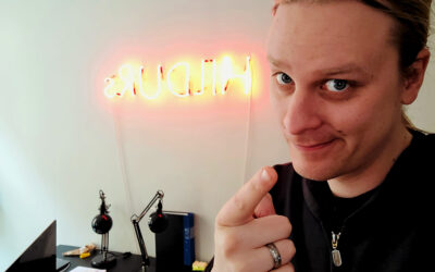 Robin praktiserar som ljudtekniker och redigerare på Hildurs – Podcast, TV och Reklam