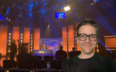 Tomas gör satir på Svenska Nyheter